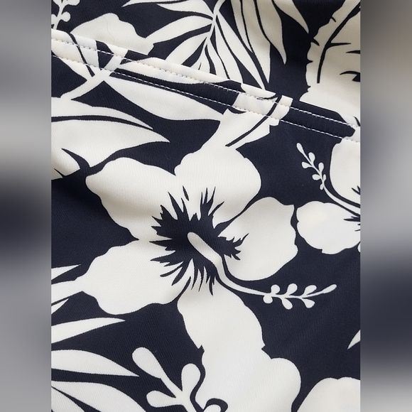 Lands' End Women's Plus Size 2 Piece Black White Floral Swimsuit Size 2x 20W-22W - Picture 5 of 12